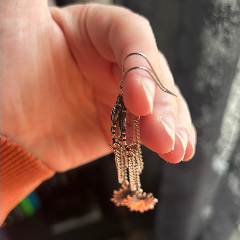 Hot Topic Silver Sun Chain Earrings - Picture 4 of 4